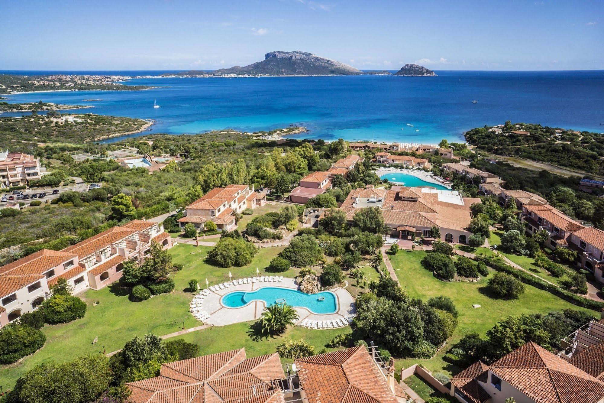 Voi Colonna Village Golfo Aranci Exterior foto